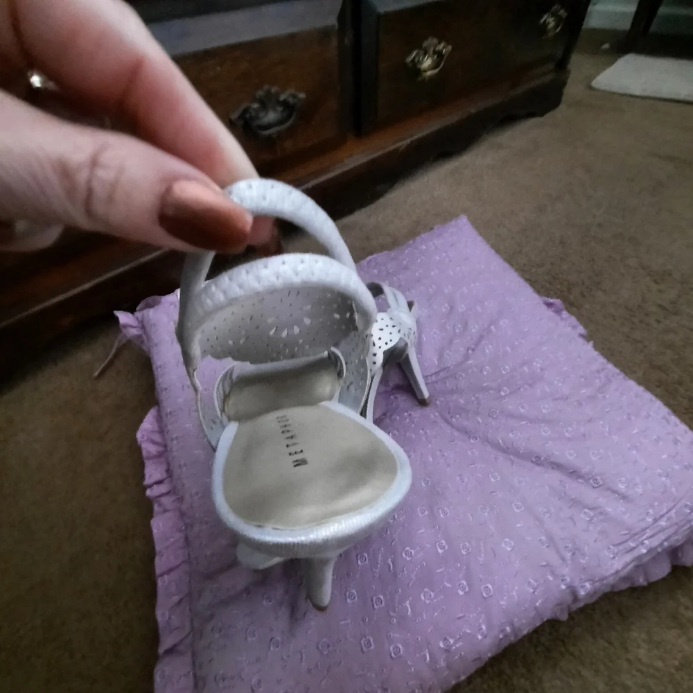 Metaphor women's size 10 silver dress shoes - Picture 7 of 8